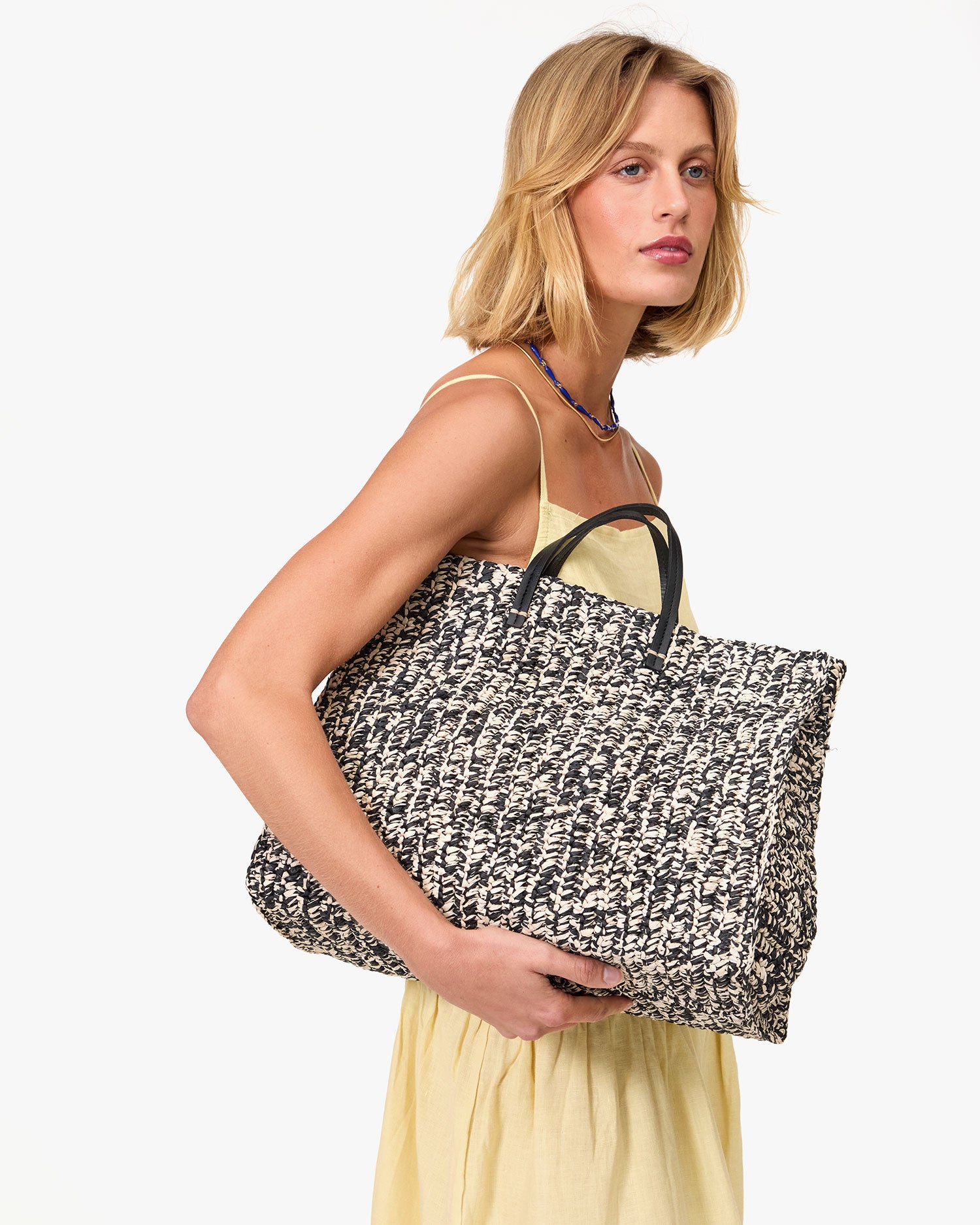 Summer Simple Tote under Anaiis arm