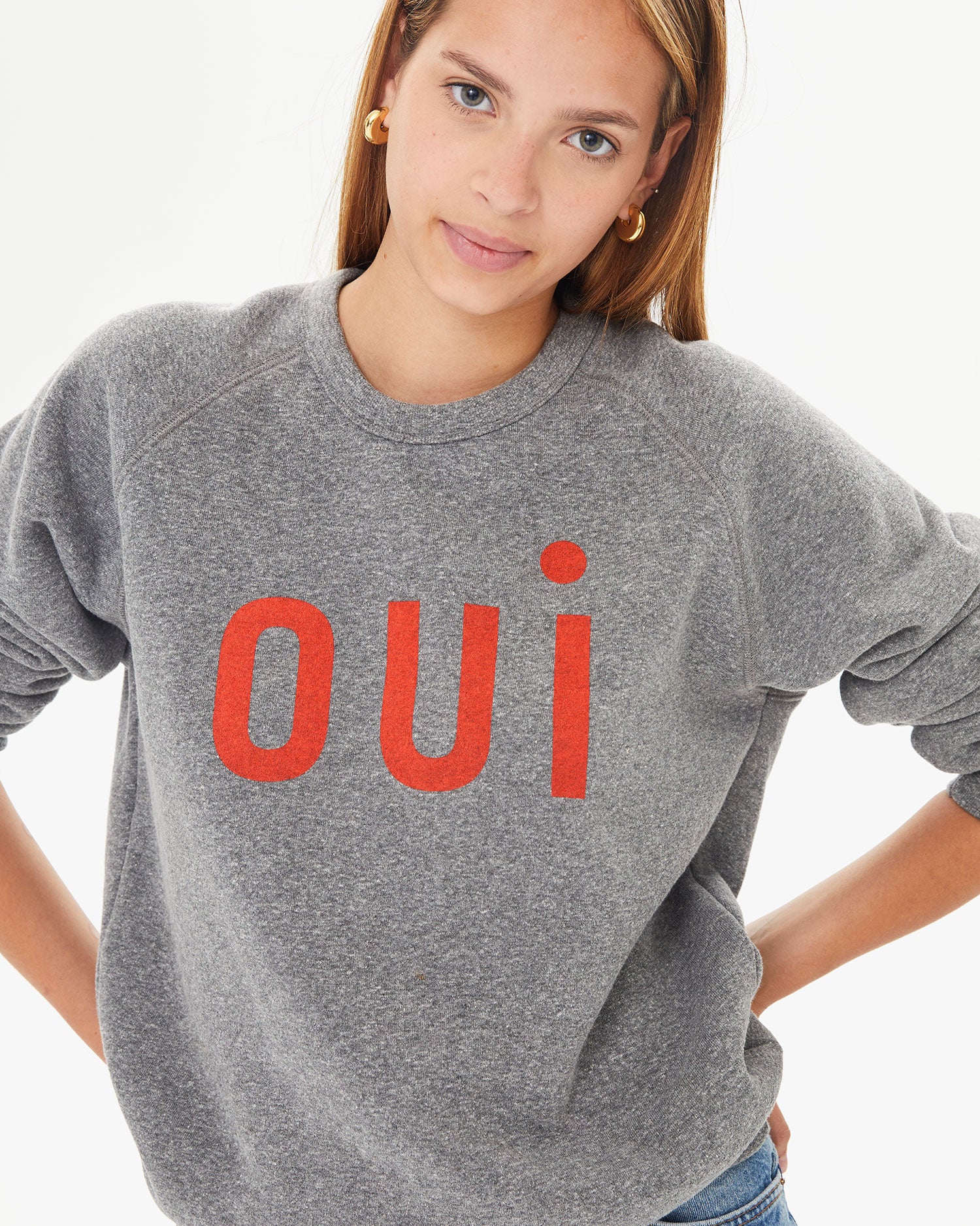 Close Up View of Aurelia wearing the Heather Grey Oui Sweatshirt 