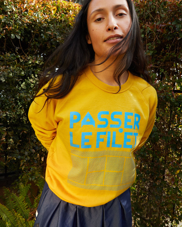 Andrea wearing the Marigold w/ Passer le Filet Sweatshirt