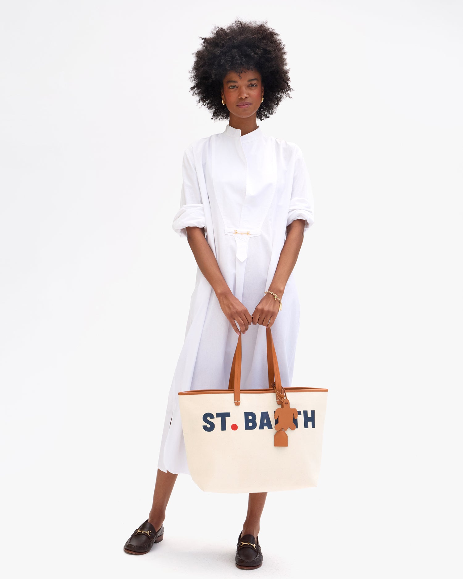 Model holding Volie Tote