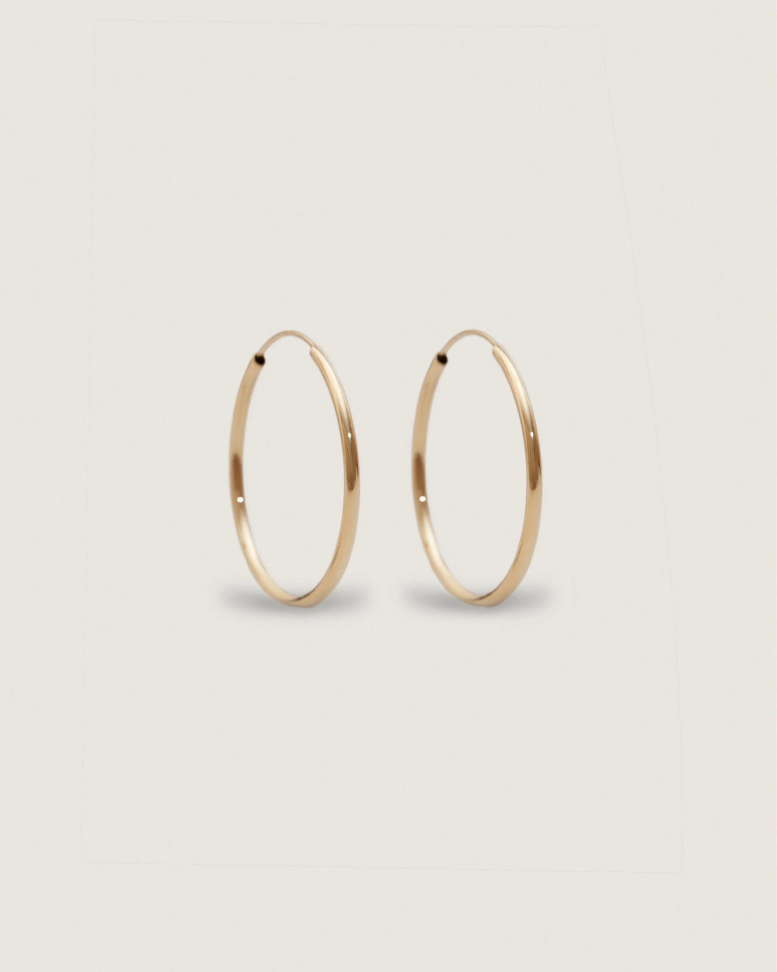 Kinn Lightweight Hoop Earrings