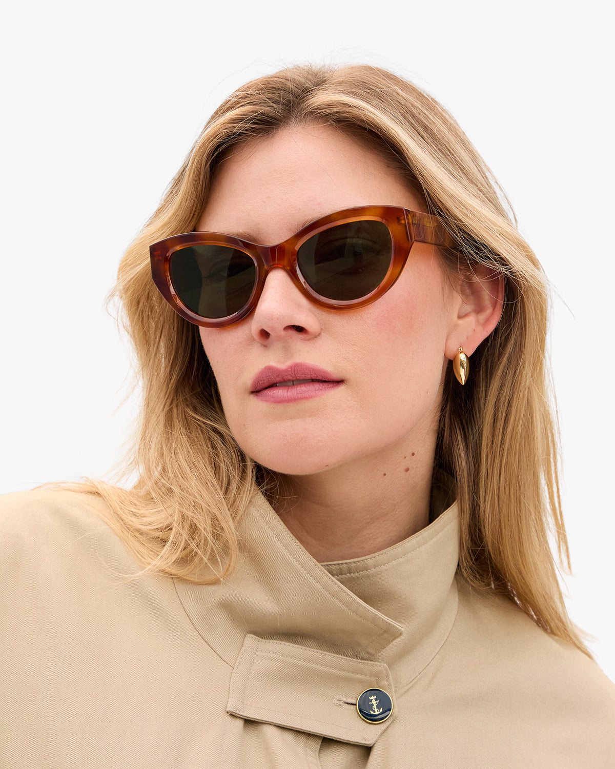Model wearing the Sophie Sunglasses.
