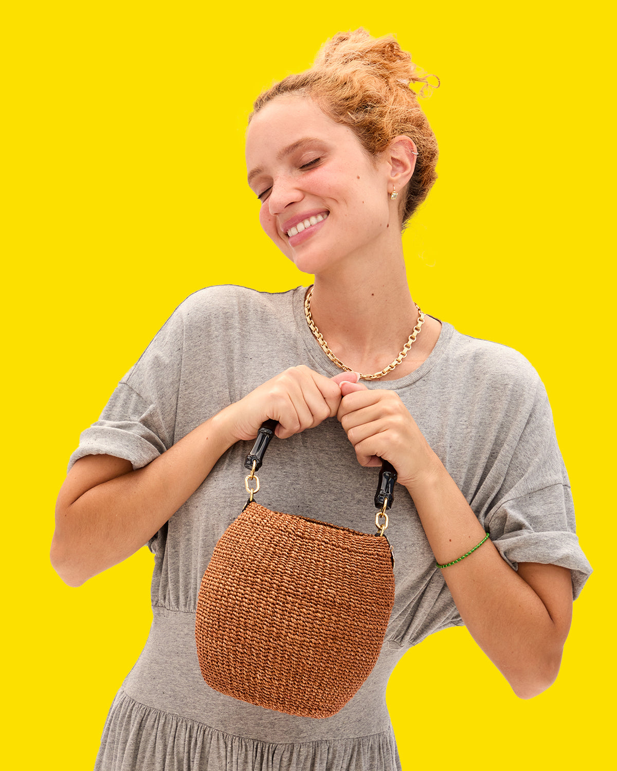 Model carrying the Dulce de Leche Pot de Miel.