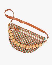 Natural Heart Collar on the Multi Mercado Grande fanny