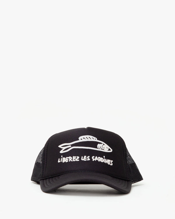 Black with Liberez les Sardines Trucker hat
